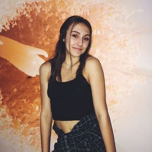 Meet your Posher, Caitlyn